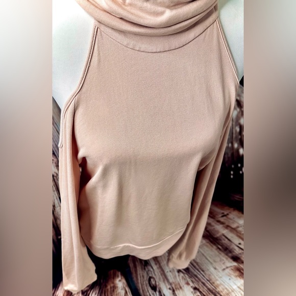 LANSTON || Porter Cold Shoulder Pullover in Blush - SZ XS ✨NEW W/ TAGS✨ - Picture 9 of 12